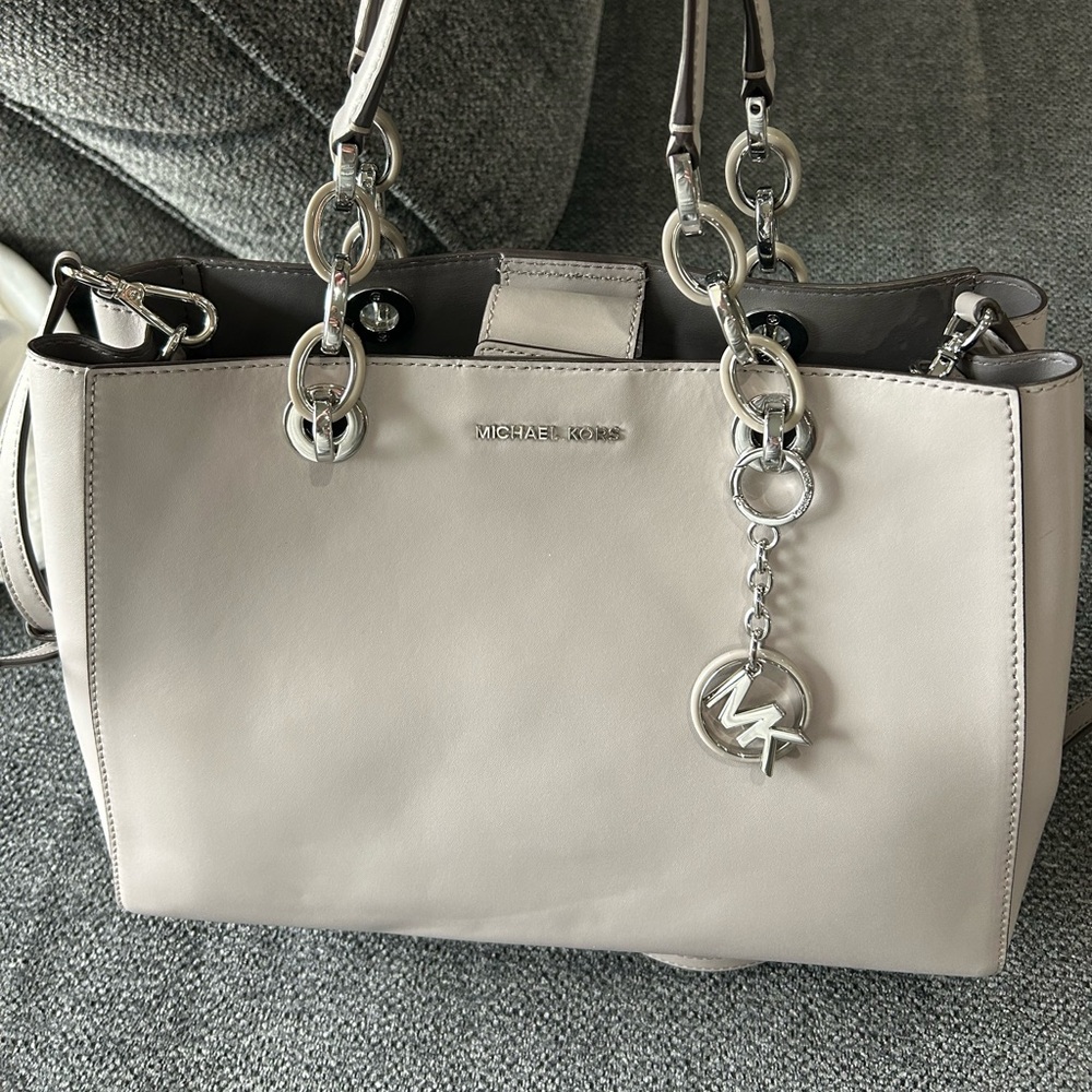❤️”Like New” Michael Kors Gray Bag with Silver Accents